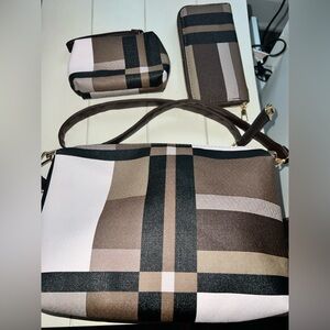 3-Piece Set. Crossbody.